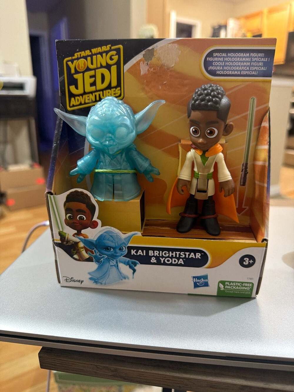 Star Wars Young Jedi Adventures Kai Brightstar & Hologram Yoda Action Figure Set